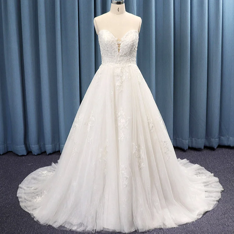 Strapless V-neck Ball Gown Floral Lace Tulle Wedding Dress Spring Wardrobe