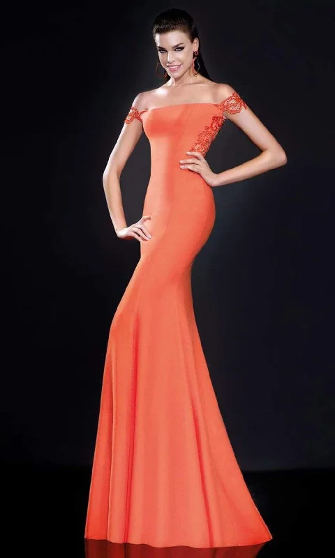 Plus Size Women's Fashion Tarik Ediz - 92568SC Off Shoulder Fitted Bod Trumpet Gown Plus Size Women's Fashion Tarik Ediz - 92568SC Off Shoulder Fitted Bod Trumpet Gown
